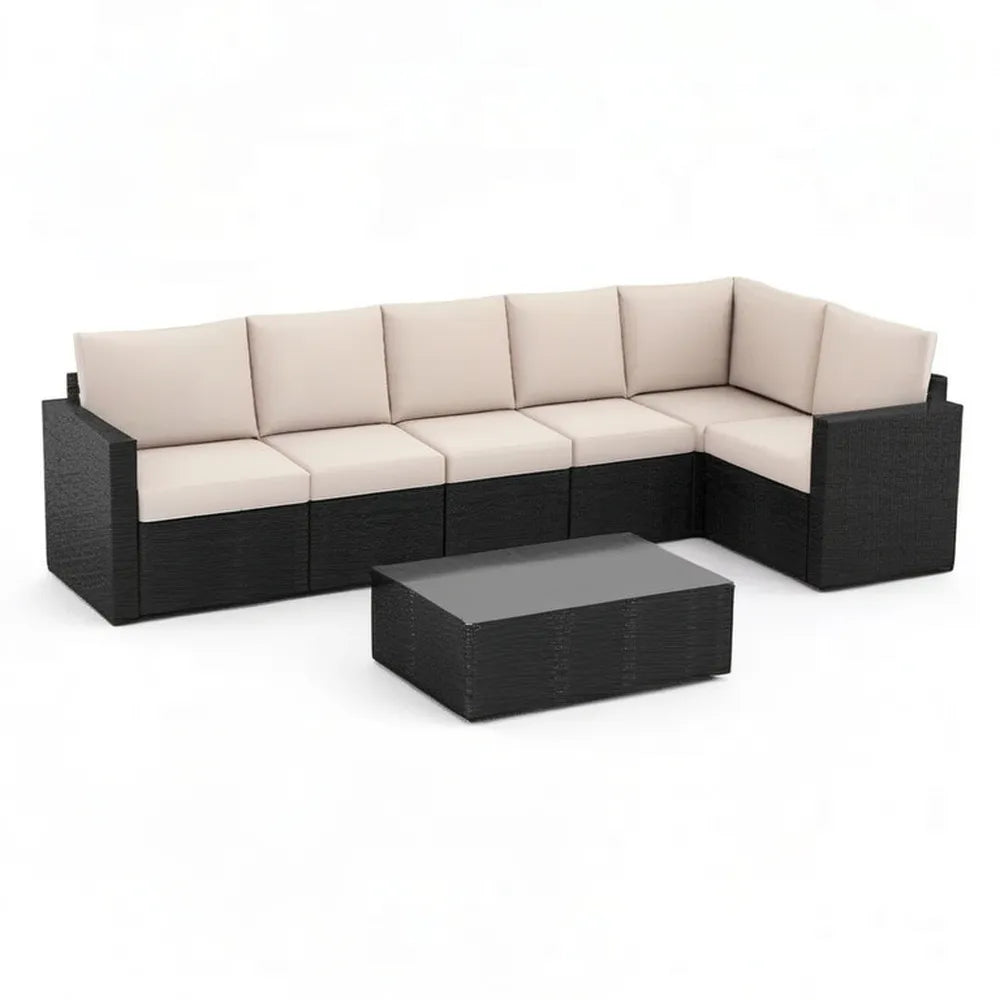 Sofa ogrodowa, 7 fotela modułowa narożna kanapa ogrodowa z czarną żywicą plecioną z beżowymi poduszkami i stołem do kawy ze szklanym wierzchołkiem 320 x 220 x 75 cm